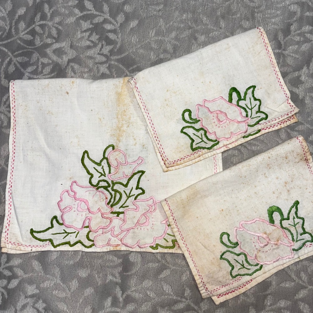 Vintage Hand Embroidered Pink Floral Dresser Scarf and Doilies Set‎ of 3 White